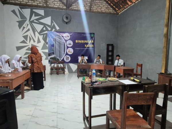 Langkah Awal Menuju Kampus: SMA Taufiqur Rahman Gapura Berikan Bimbingan kepada Siswa