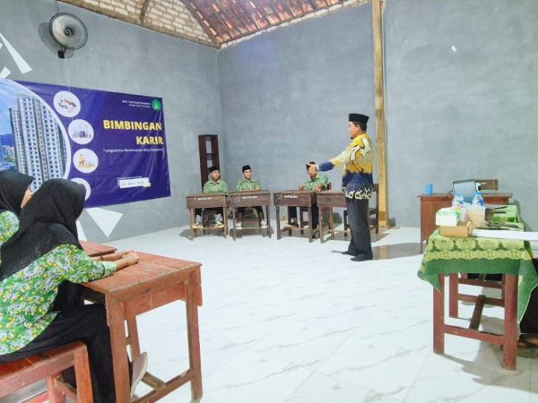 Langkah Bijak Menuju Keluarga Bahagia: SMA Taufiqur Rahman Gapura Berikan Bimbingan Pranikah
